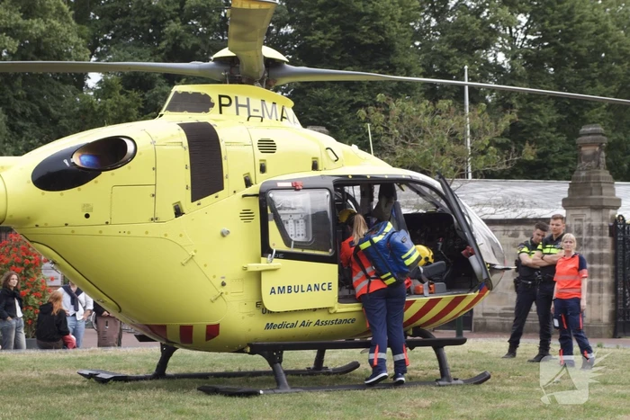Straat afgezet na incident, traumahelikopter ingezet