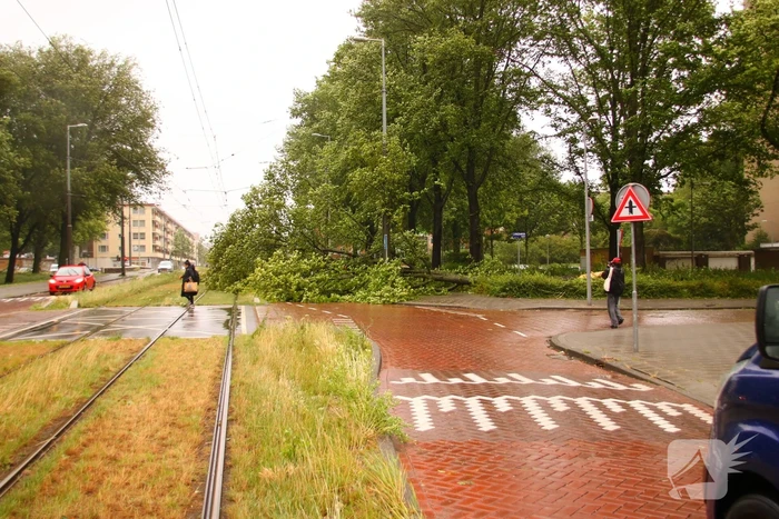 Problemen op de weg door storm Poly