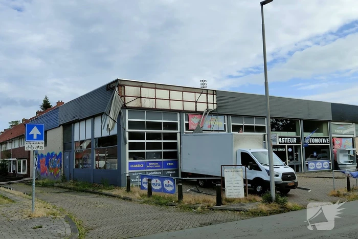 Storm veroorzaakt schade aan bedrijfspand