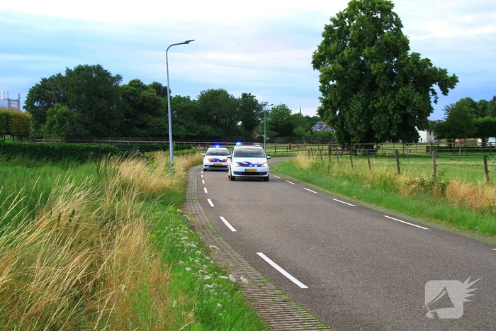 Belgisch voertuig belandt in droge sloot