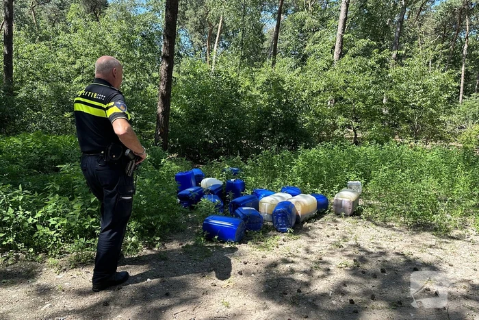 19 gedumpte vaten aangetroffen