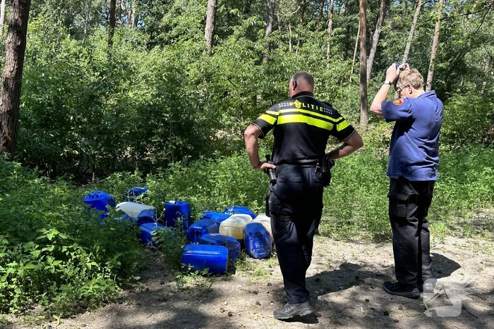 19 gedumpte vaten aangetroffen