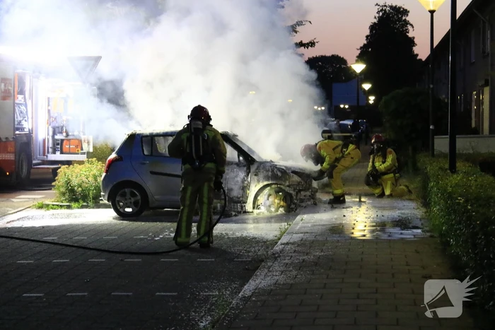 Tweede autobrand in wijk in nachtelijke uren
