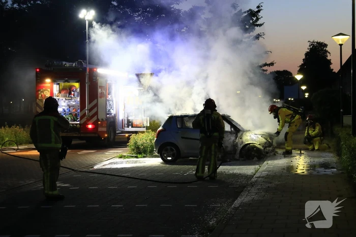 Tweede autobrand in wijk in nachtelijke uren