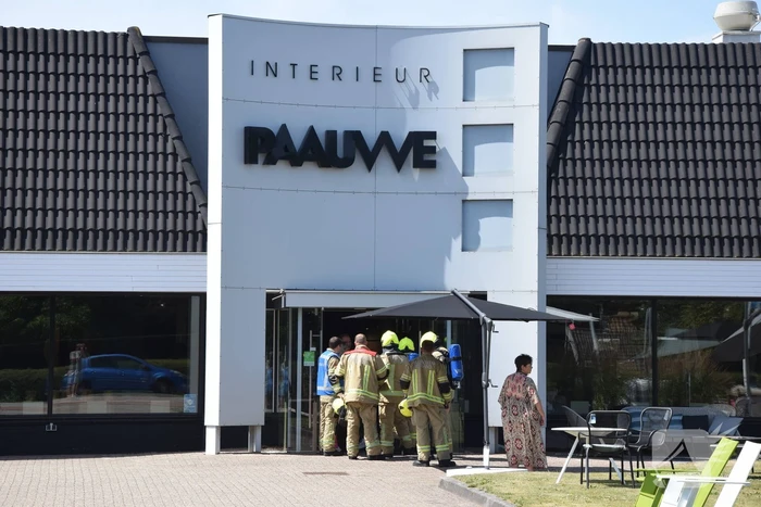 Brandgerucht in interieurwinkel