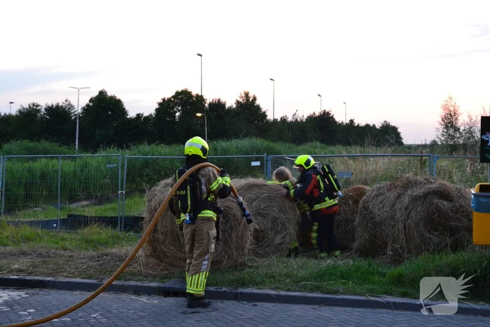 Langdurige klus bij brand in hooibalen