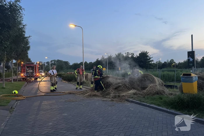 Langdurige klus bij brand in hooibalen