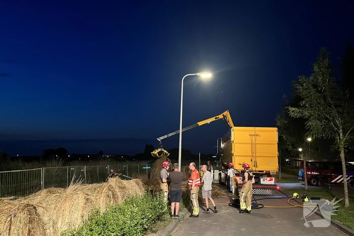 Langdurige klus bij brand in hooibalen