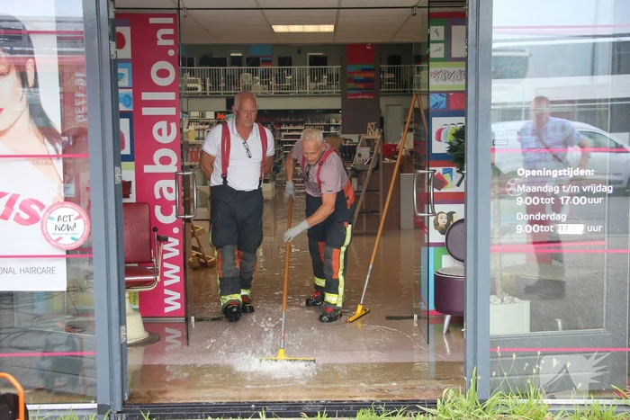 Flinke waterlekkage in drie panden