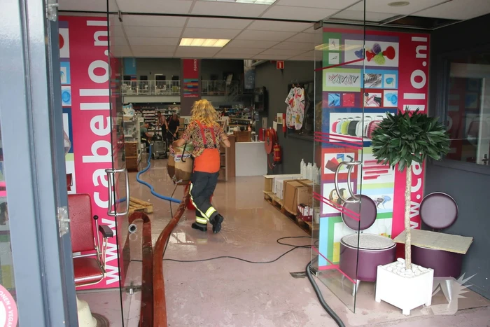Flinke waterlekkage in drie panden