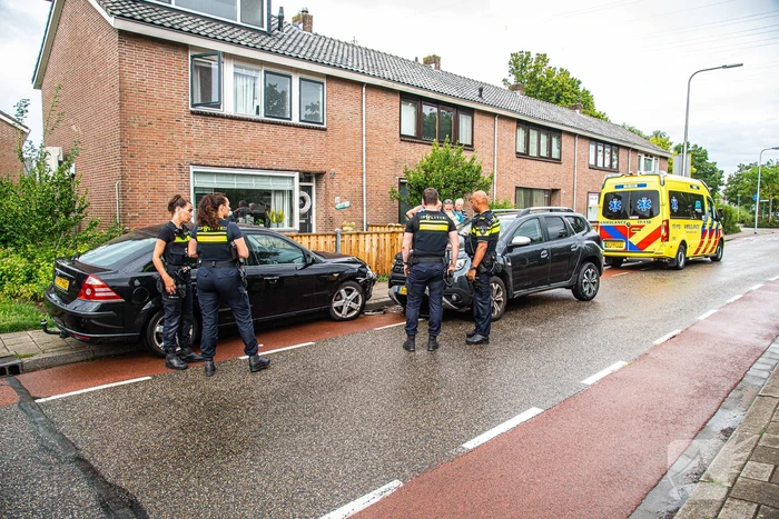 Dronken automobilist botst op tegemoetkomende auto