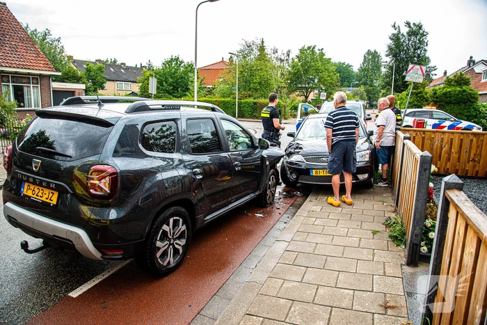 Dronken automobilist botst op tegemoetkomende auto