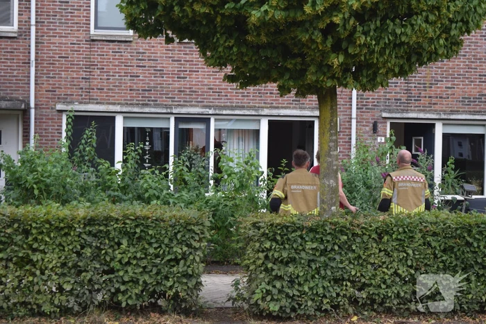 Brandweer controleert woning na vlam in de pan