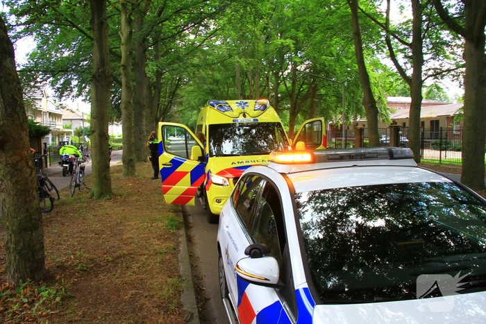 Twee fietser botsen op fietspad