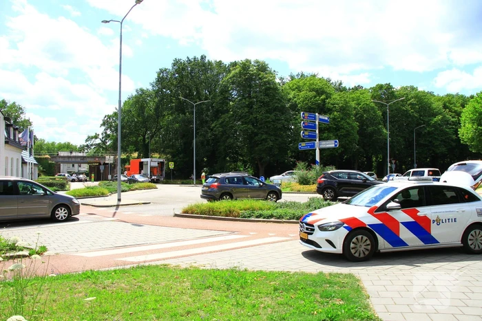 Automobilist rijdt door na botsing met driewieler