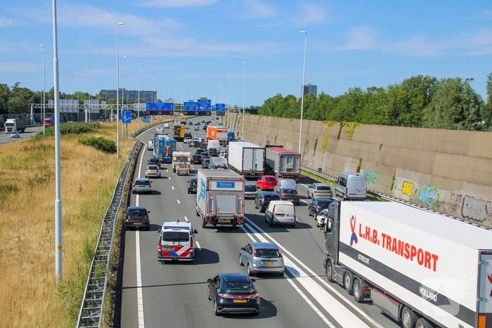 Snelweg tijdelijk afgesloten door ongeval