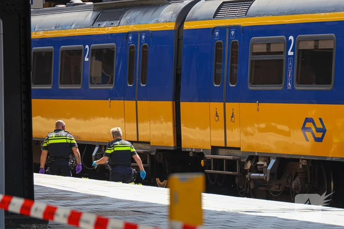 Geen treinen door aanrijding met persoon