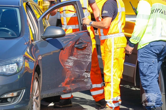 Flinke file door botsing op snelweg