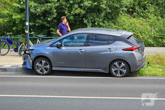 Flinke schade na dat auto's elkaar raken