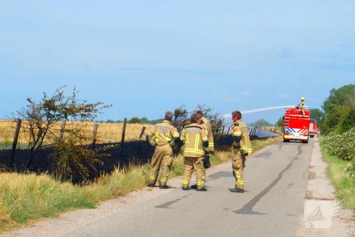 Brandweer blust flinke bermbrand