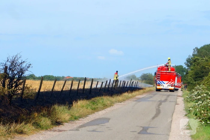 Brandweer blust flinke bermbrand