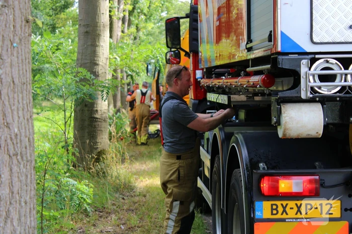 Militaire voertuig ingezet voor bestrijden van natuurbrand