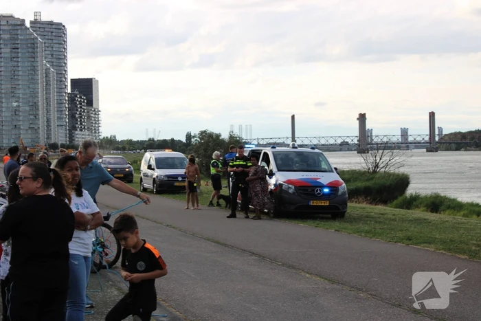 Grote inzet hulpdiensten na melding persoon te water