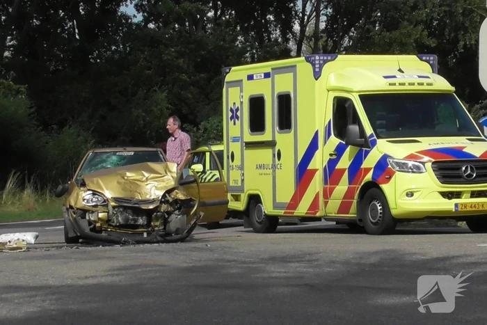 Gewonde bij flinke aanrijding