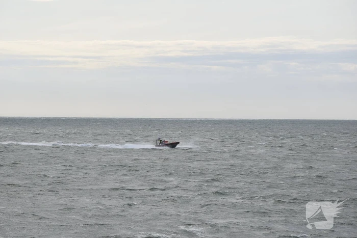 Grote zoekactie naar vermiste surfer rondom Oosterscheldekering