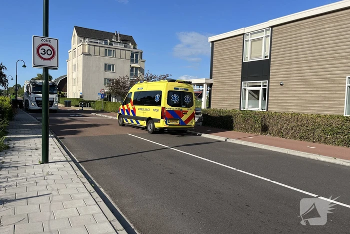 Scooterrijder en fietser in botsing