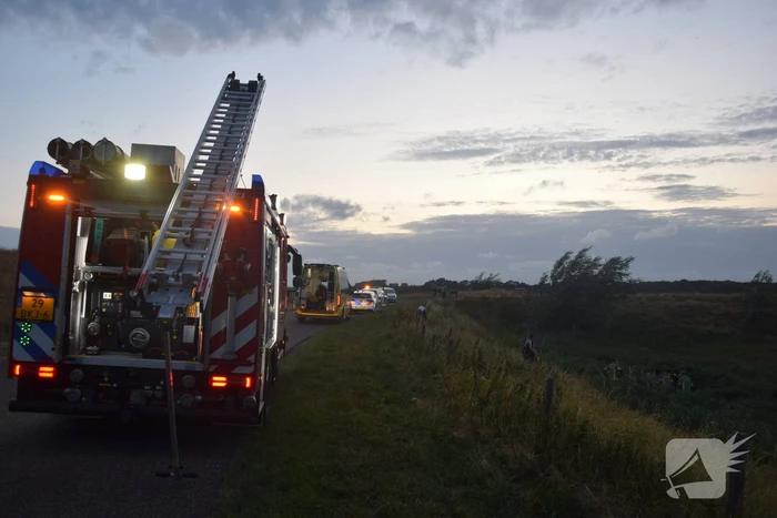 Motorrijders vliegen uit bocht