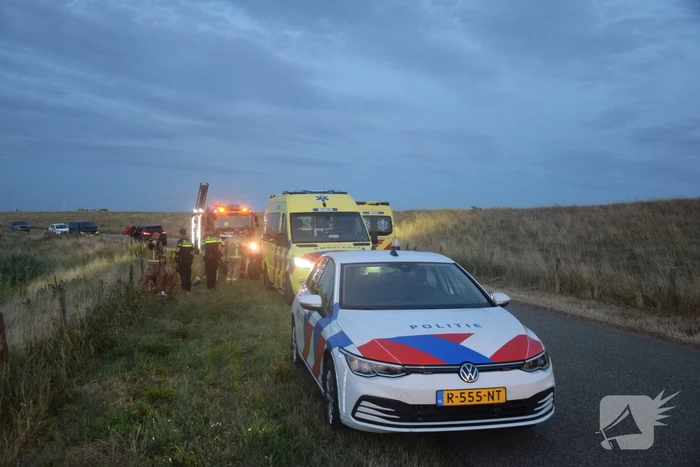 Motorrijders vliegen uit bocht