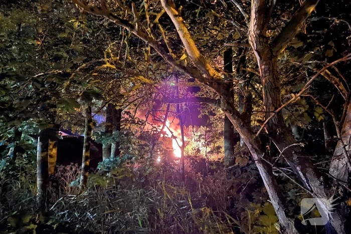 Loods verwoest bij grote brand