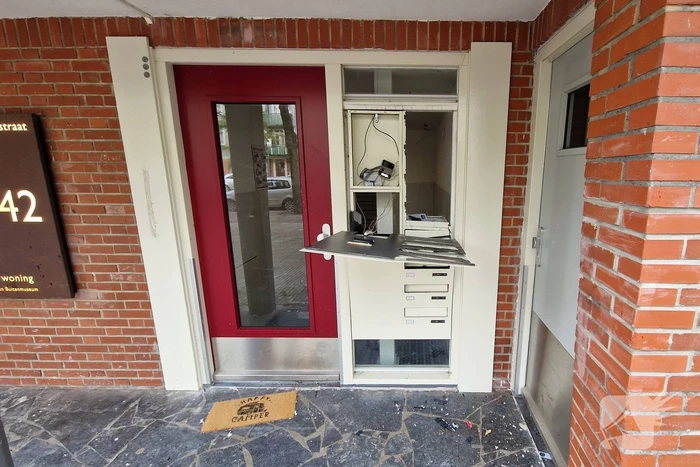 Brievenbussen uit de muur geblazen
