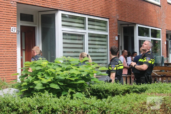 Grote politie-inzet voor verward persoon op balkon