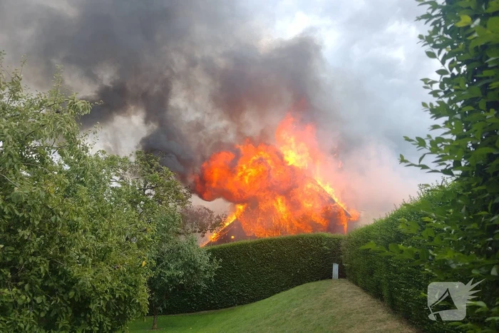 Brand slaat over na zorgboerderij