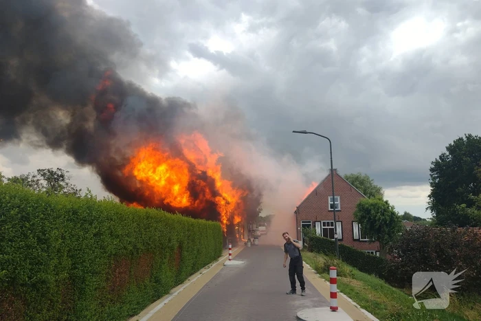 Brand slaat over na zorgboerderij