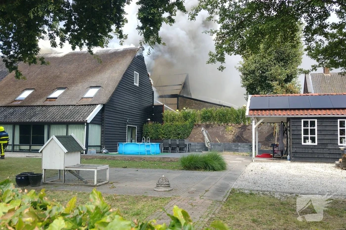 Brand slaat over na zorgboerderij