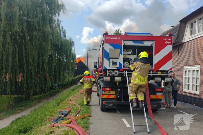 Brand slaat over na zorgboerderij