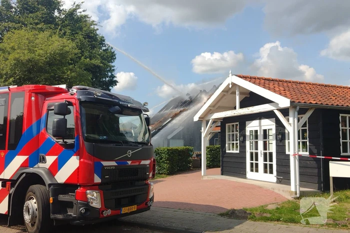 Brand slaat over na zorgboerderij