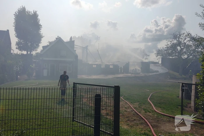 Brand slaat over na zorgboerderij