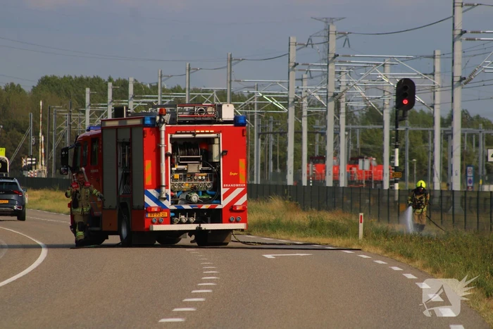 Flink stuk berm in brand