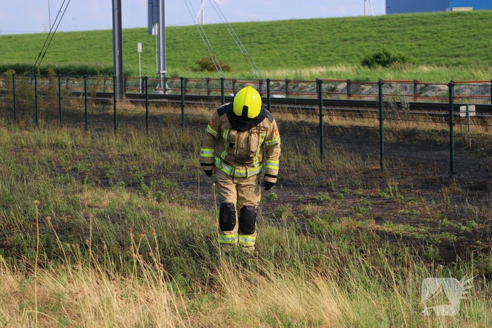 Flink stuk berm in brand