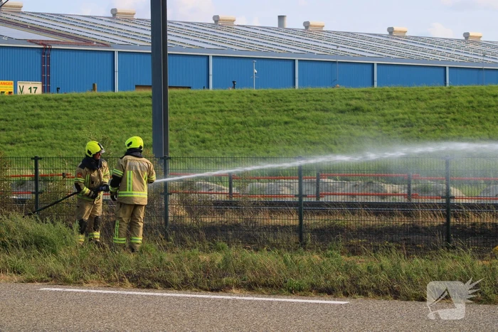 Flink stuk berm in brand
