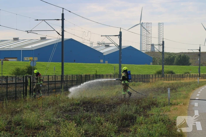 Flink stuk berm in brand
