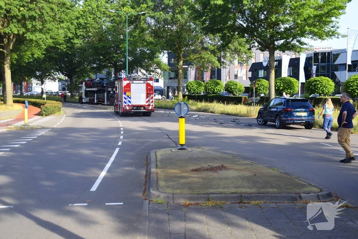 Vrachtwagen lekt honderden liters diesel na botsing