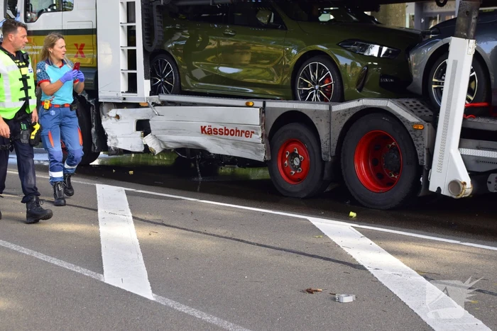 Vrachtwagen lekt honderden liters diesel na botsing