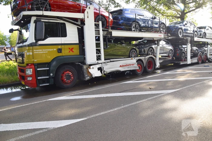 Vrachtwagen lekt honderden liters diesel na botsing