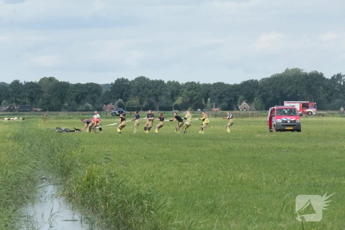 Brandweer ingezet voor koe in een sloot
