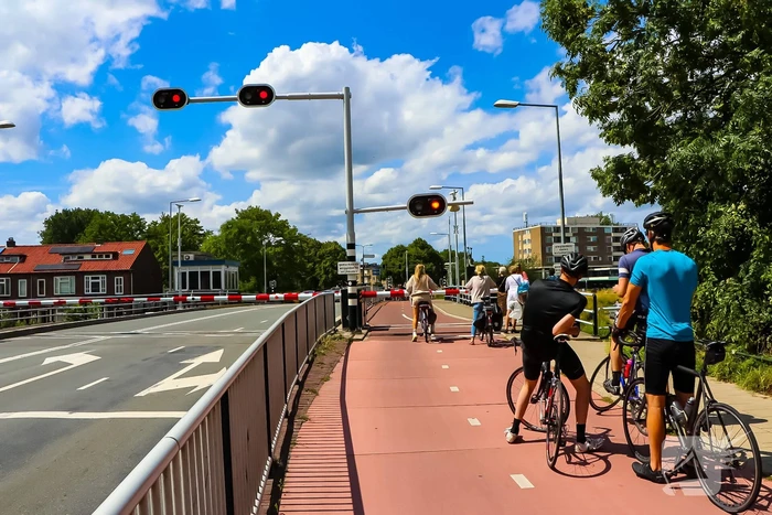 Leiderdorpsebrug in storing